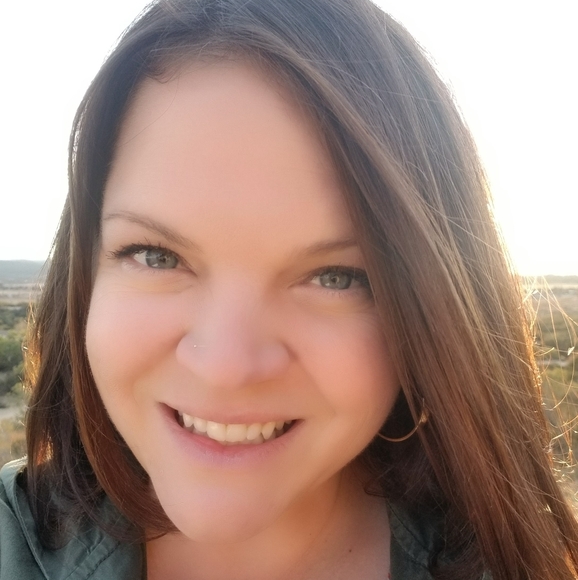 Meet your Posher, Debra - Picture 2 of 2